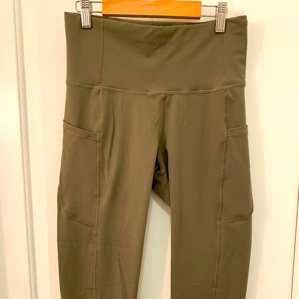 Olive Green L Capri Leggings with Side Pockets
